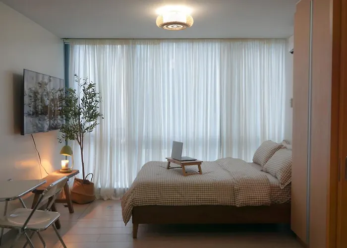 Cozy 1br In Bgc With Great View Manila